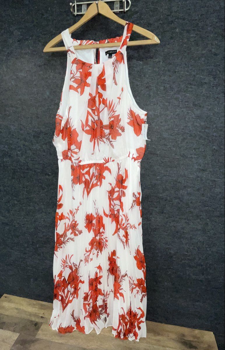 Lane Bryant Women's Red White Floral Pleated Sleeveless Halter Maxi Dress NWT 18