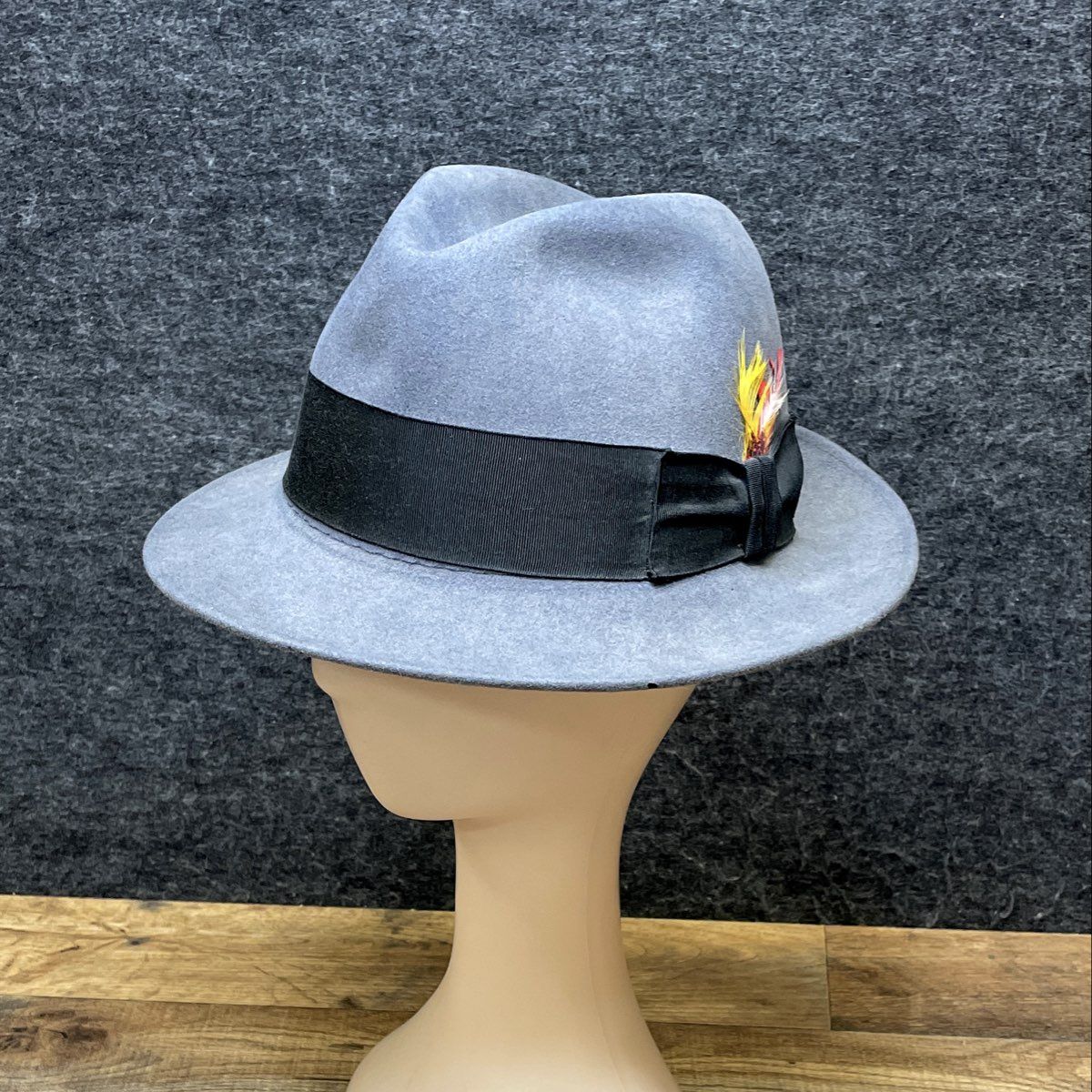 DelMonico Hatter Men's Gray Wool Felt Fedora Hat Feather Accent Sz 7 1/8