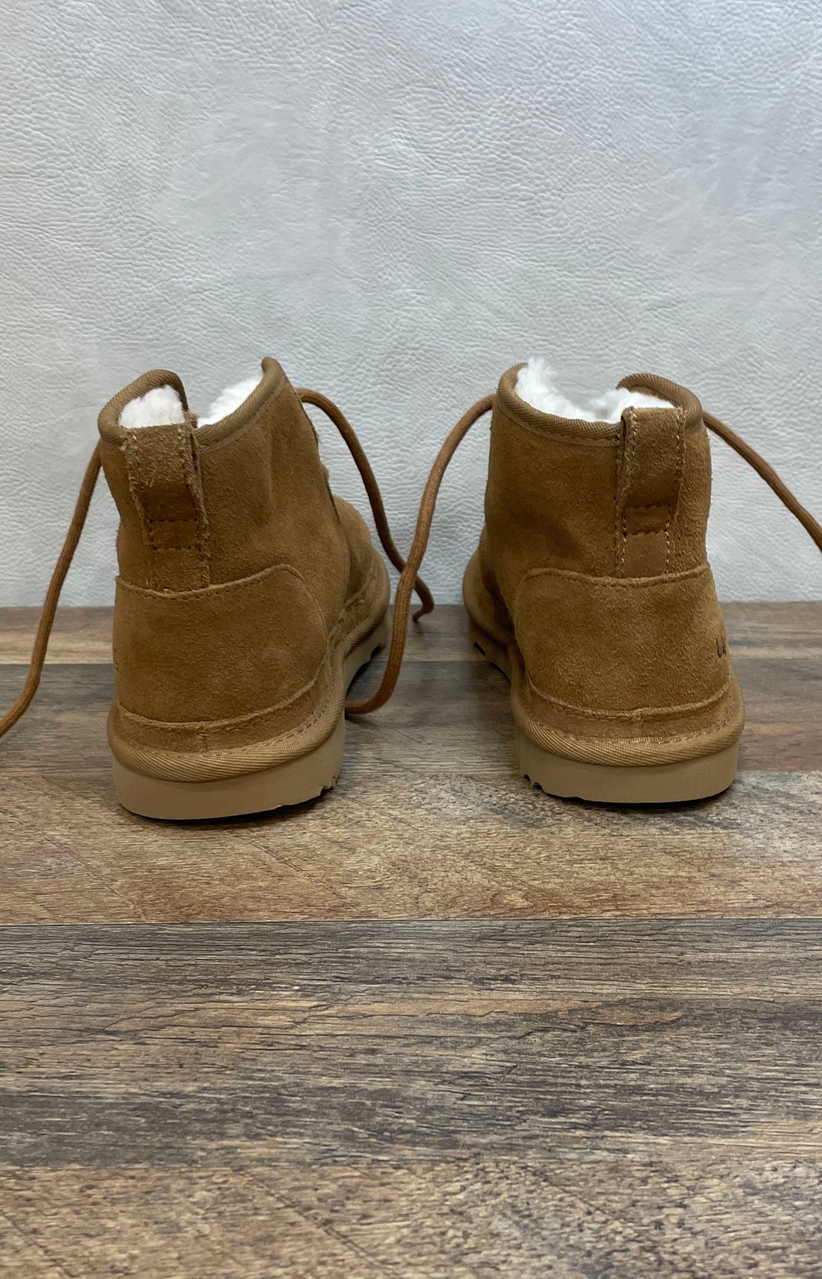 UGG Neumel Chestnut Suede Sheepskin Lined Chukka Boots Women's Size 6