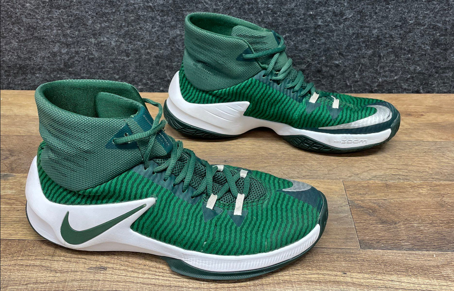 Nike Zoom Clear Out Pine Green White Basketball Shoes Men's Size 8