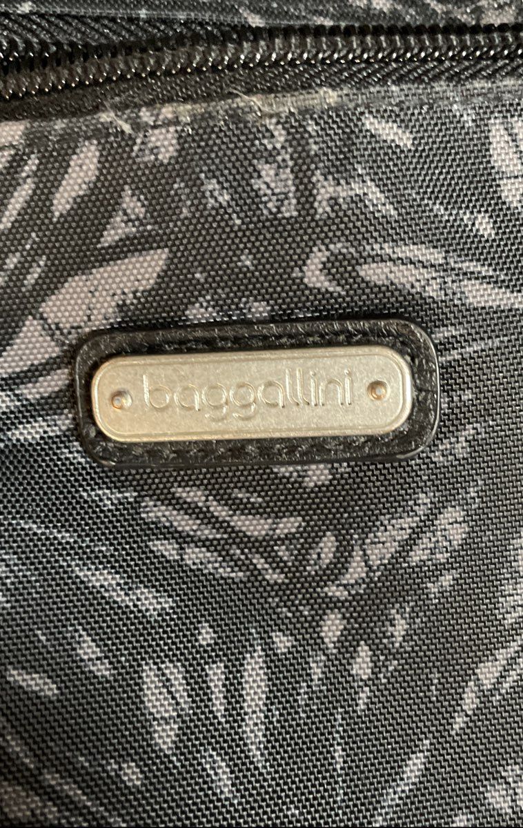 Baggallini Black Gray Patterned Nylon Crossbody Bag Small Messenger Purse Travel