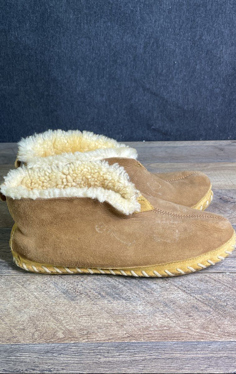L.L. Bean Wicked Good Shearling Tan Suede Moccasin Slippers Men's Size 9