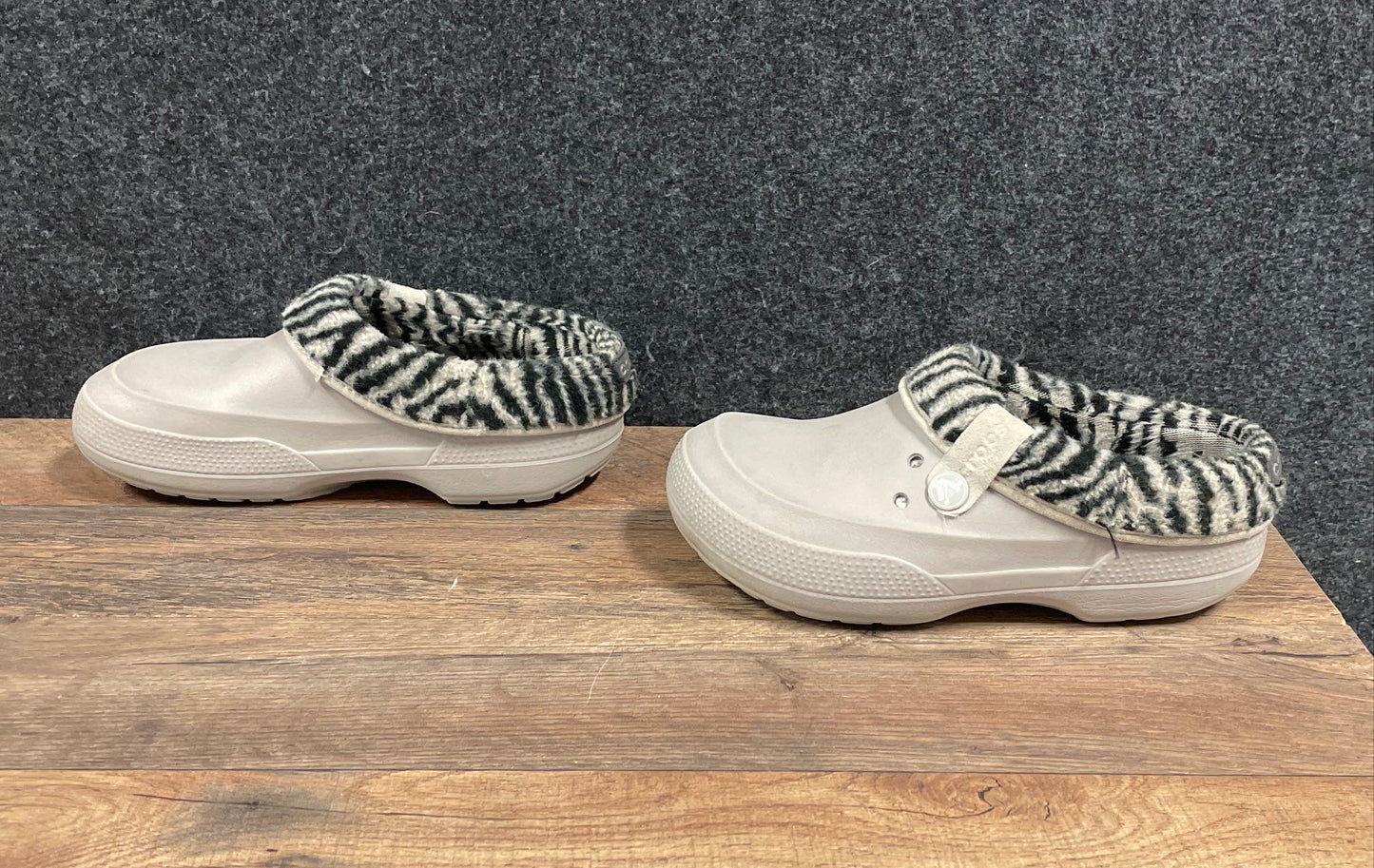 Crocs Mammoth Grey Zebra Print Fleece Lined Clogs Women's Size 8 Men's Size 6