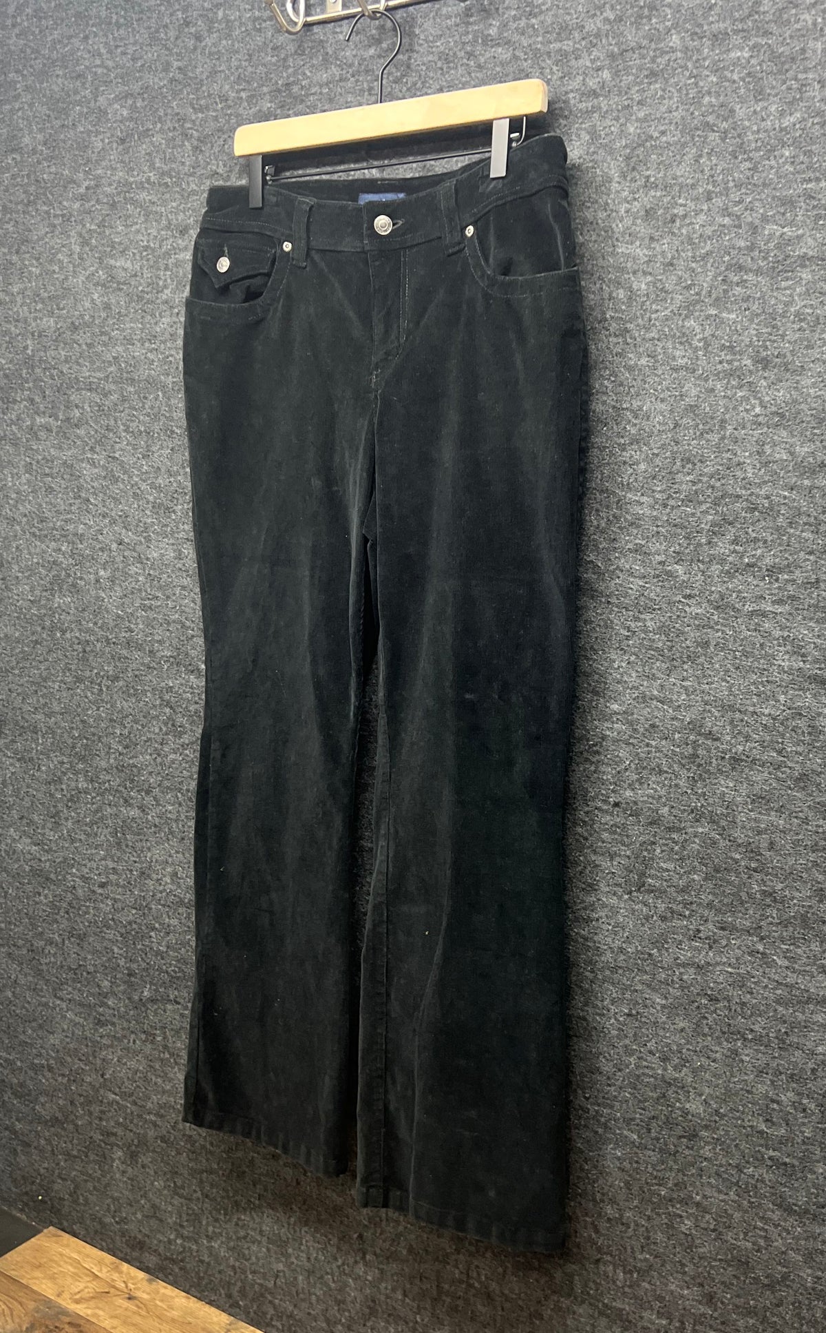 Sonoma Women's Black Corduroy Straight Leg Petite Pants Sz 12P