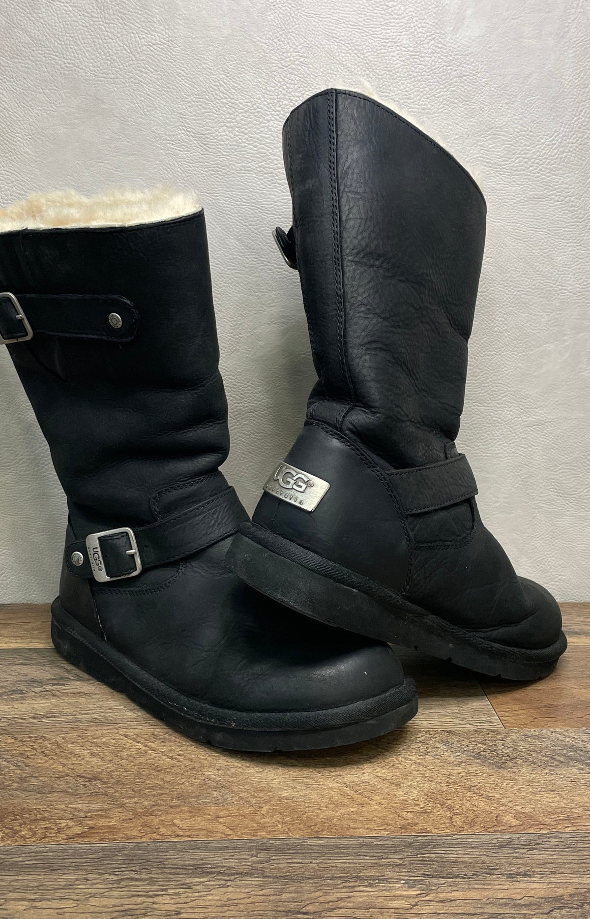 UGG Australia Kensington Black Leather Shearling Boots Women's Size 8