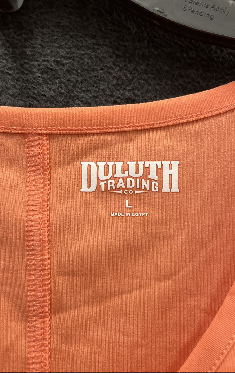 Duluth Trading Co Women's Peach V-Neck Stretch T-Shirt Short Sleeve Sz L New