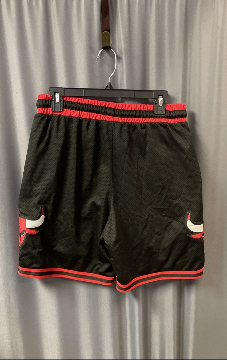 NBA Chicago Bulls Men's Basketball Shorts Black Mesh Benny The Bull Logo Sz M