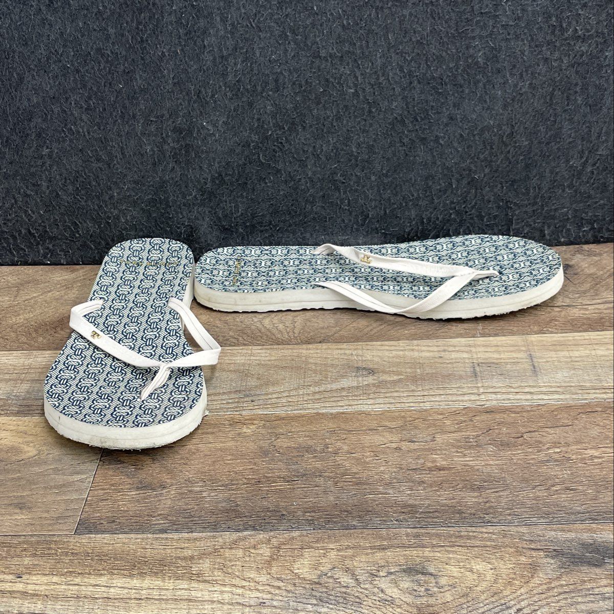 Tory Burch Gemini Link Thin Flip Flops Blue White Sandals Women's Size 8
