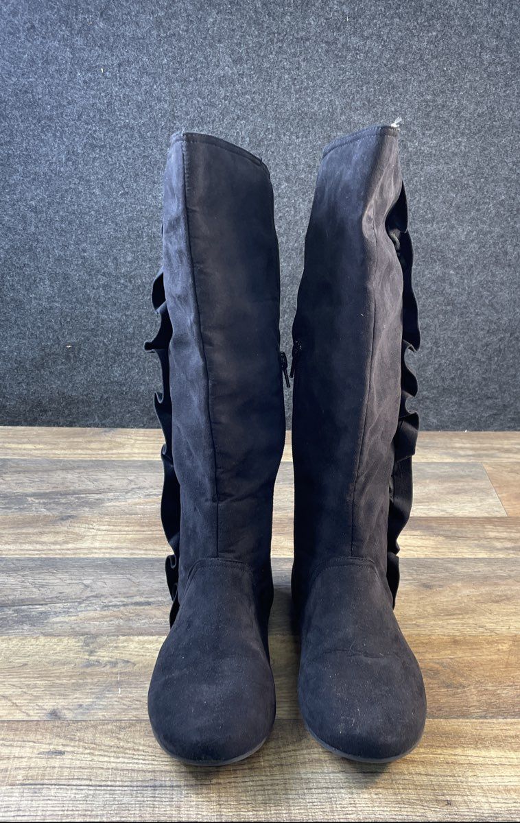 Fergalicious Fergie Tossle Too Black Microfiber Ruffle Boots Size 8