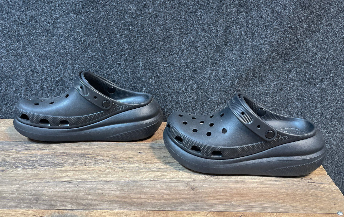 Crocs Classic Crush Clog Black Platform Clog Shoes Men's Size 8 Women's Size 10