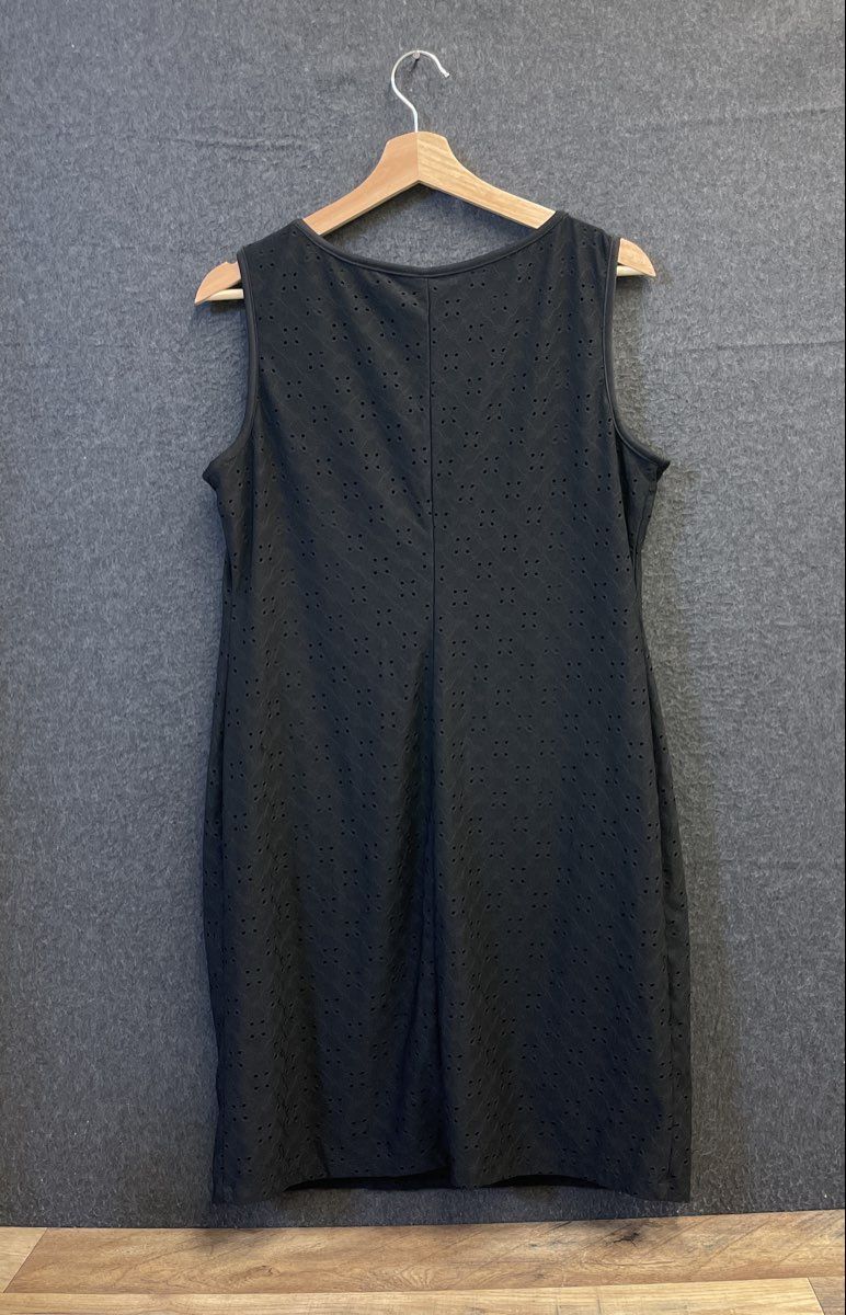 Ronni Nicole Women's Black Eyelet Sleeveless Shift Dress Size L