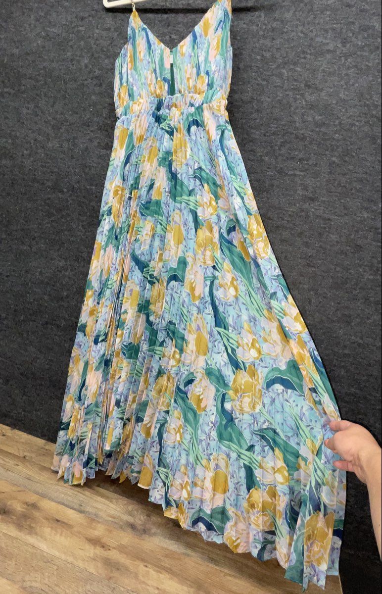 ASTR the Label Women's Floral Pleated Maxi Dress Chain Straps Size M