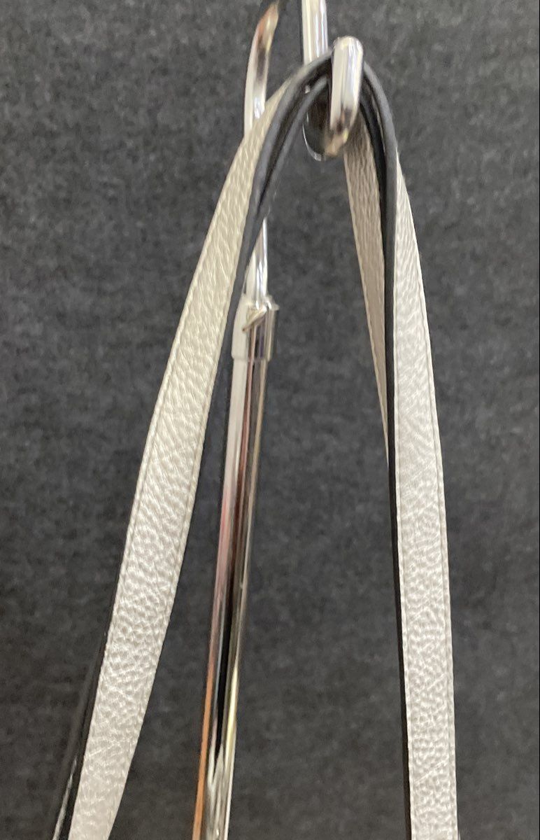 Kathy Ireland Silver Pebbled Faux Leather Hobo Shoulder Bag Gold Tone Hardware