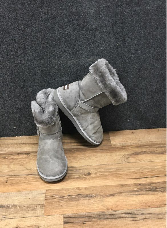 Lamo Cresson Grey Suede Faux Fur Water Resistant Boots Women's Size 9