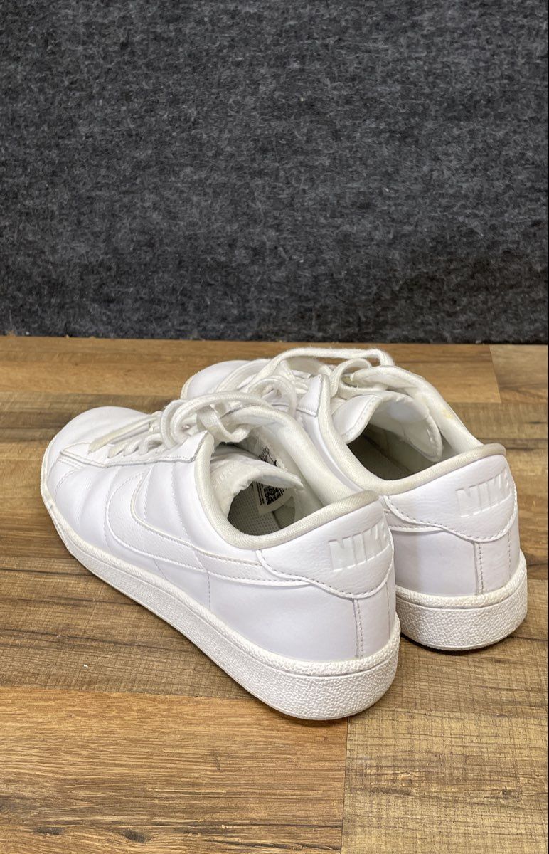 Nike Tennis Classic CS White Low Top Sneakers Women's Size 8.5