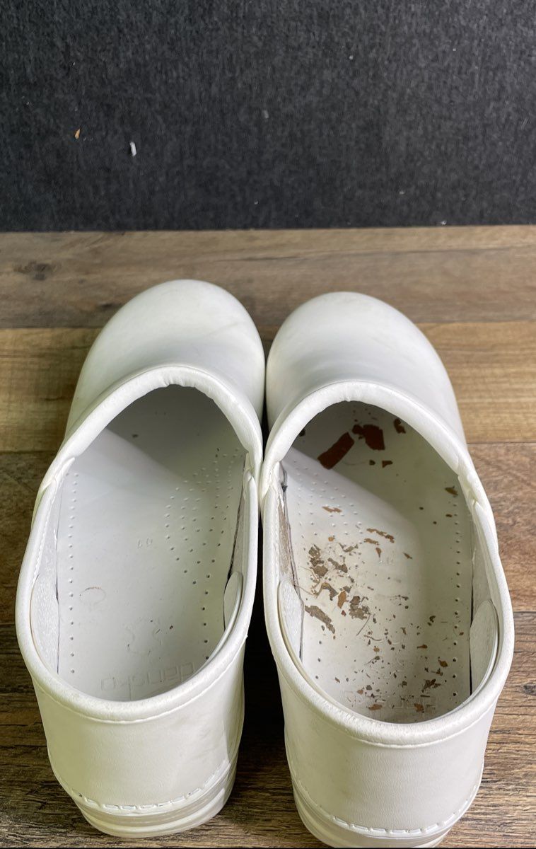 Dansko Professional White Box Leather Women's Clogs Size 41