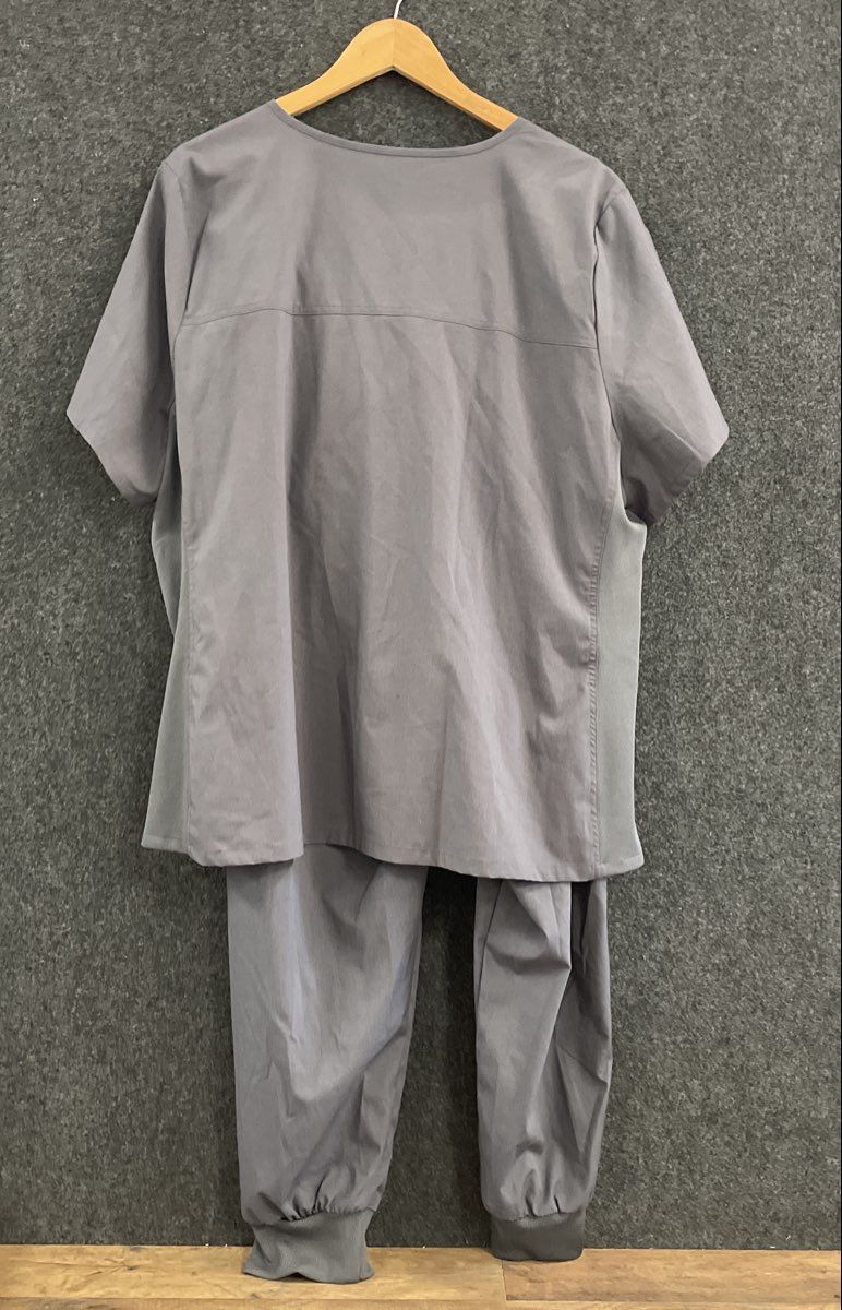 Reebok Men's Gray V-Neck Scrub Set Top & Jogger Cargo Pants Size 2XL