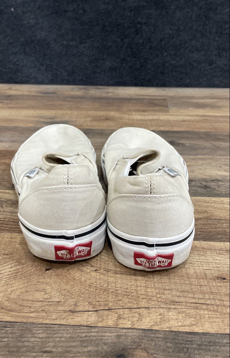Vans Classic Slip-On White Canvas Skate Shoes Men's Size 6 Women's Size 7.5