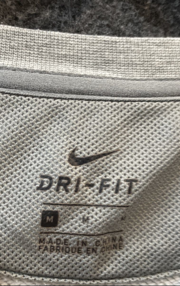 Nike Women's Heather Gray Dri-Fit Raglan Graphic Logo Sweatshirt Sz M