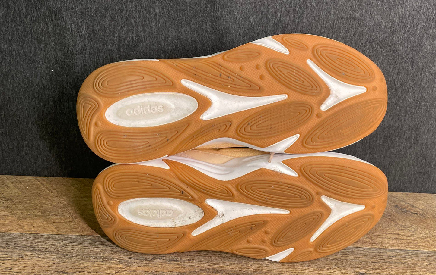 Adidas Ozelle Cloudfoam Peach Pink Running Shoes GX4693 Womens Size 8.5