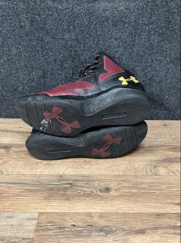 Under Armour Clutchfit Drive 2 Maroon Black Gold Basketball Shoes Size 10