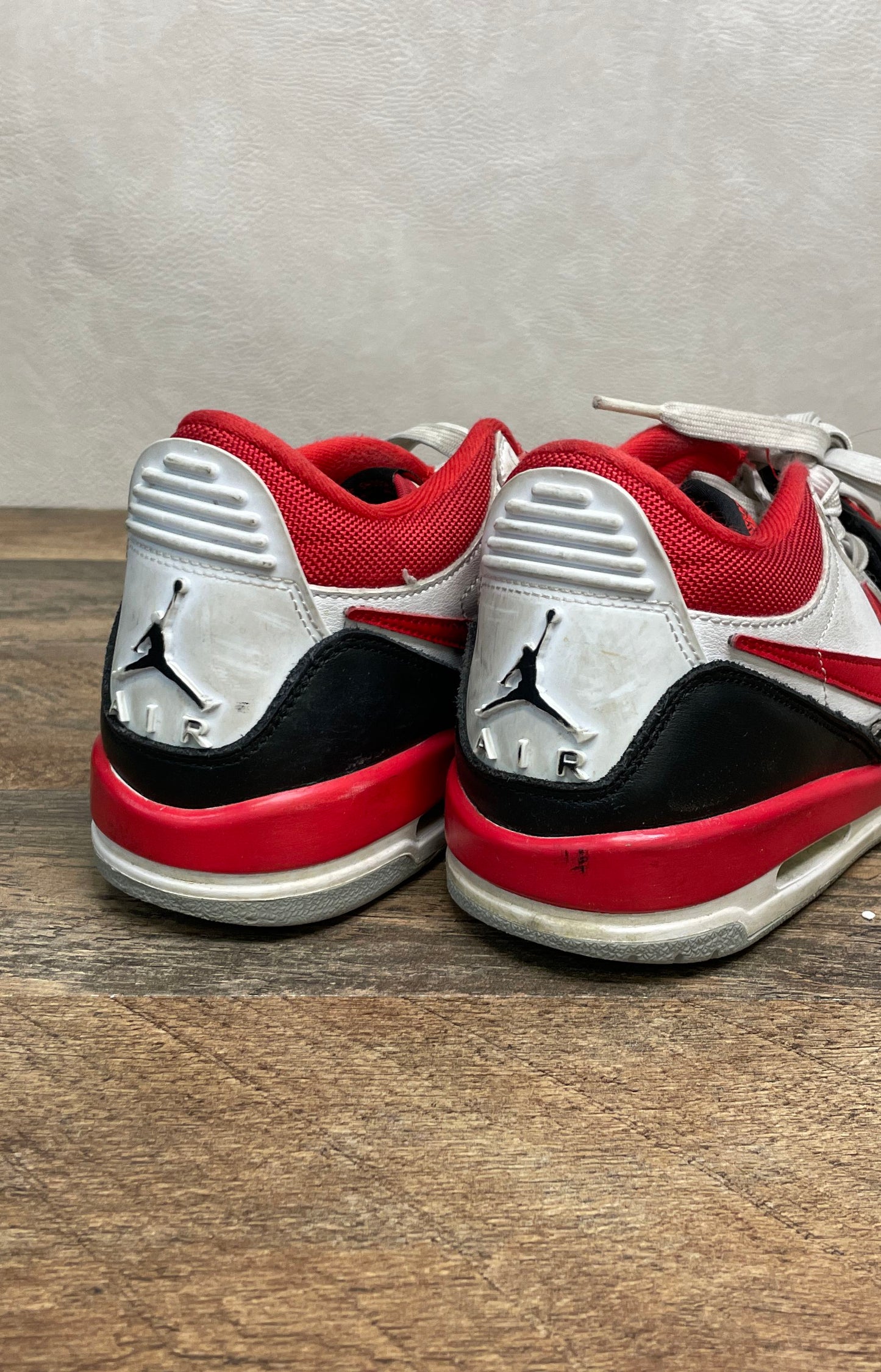 Jordan Legacy 312 Low Chicago White Black Red Youth Sneakers Size 5.5Y