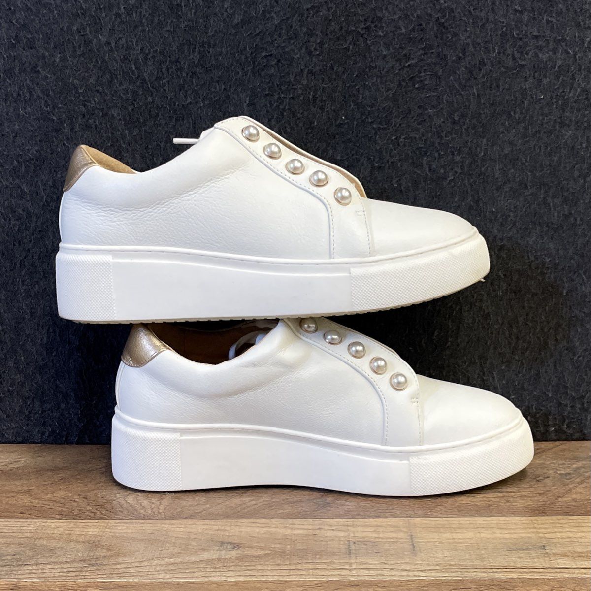 Alex Marie White Leather Pearl Embellished Platform Fashion Sneakers Size 7.5M