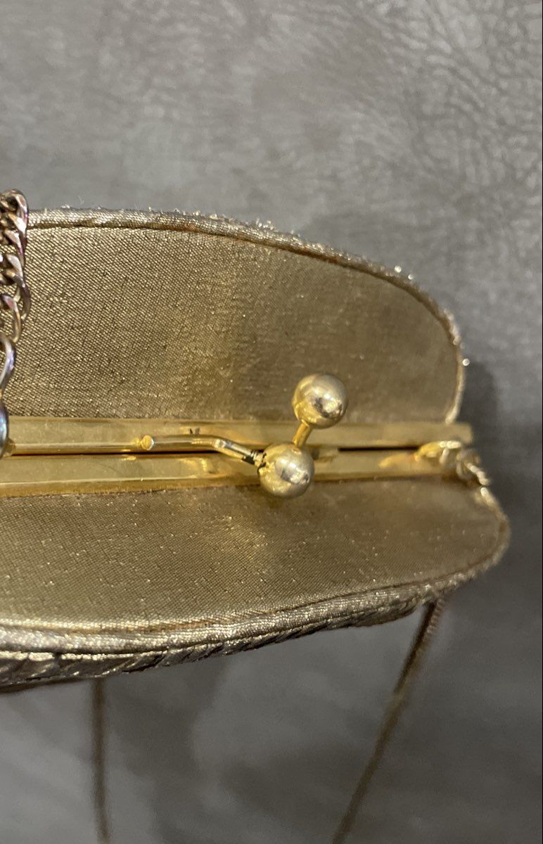 Vintage La Regale Gold Pleated Metallic Evening Crossbody Bag Kiss Lock