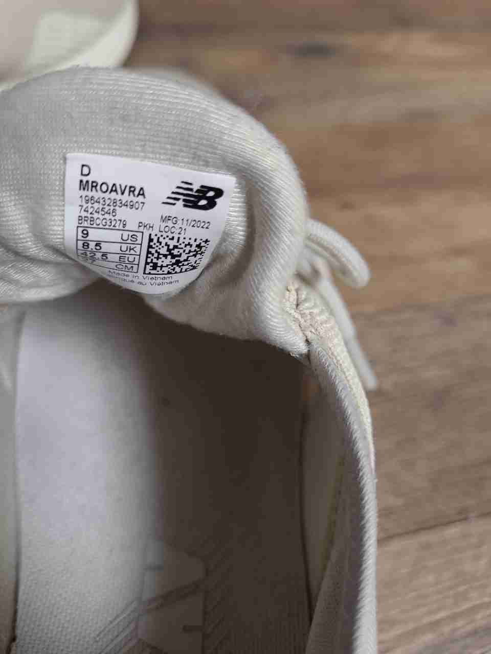 New Balance Fresh Foam Roav Bone Cream Gum Sole Running Shoes Men's Size 9