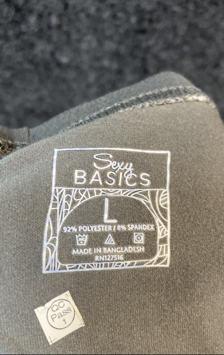 Sexy Basics Women's Gray Stretch Athleisure Bike Shorts SBW09X3 Sz L NWT