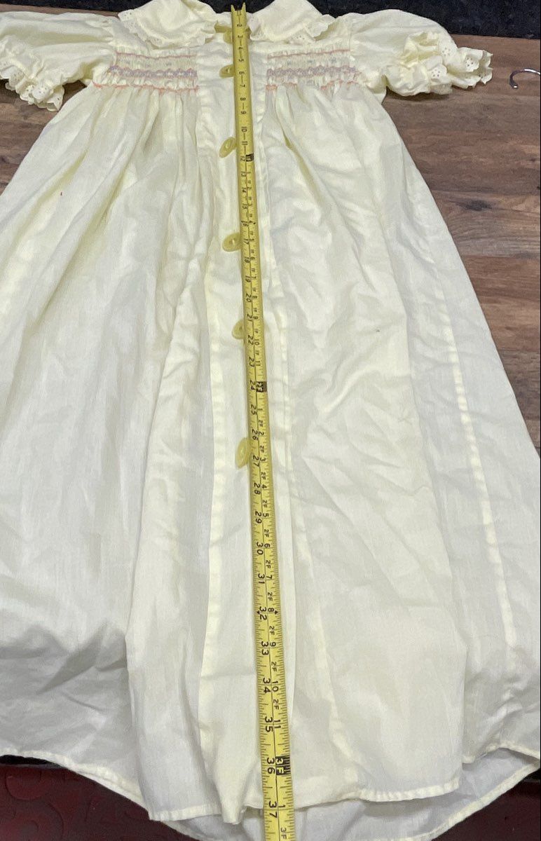 Vintage 70s Girls Yellow Smocked Eyelet Trim Button Front Puff Sleeve Dress