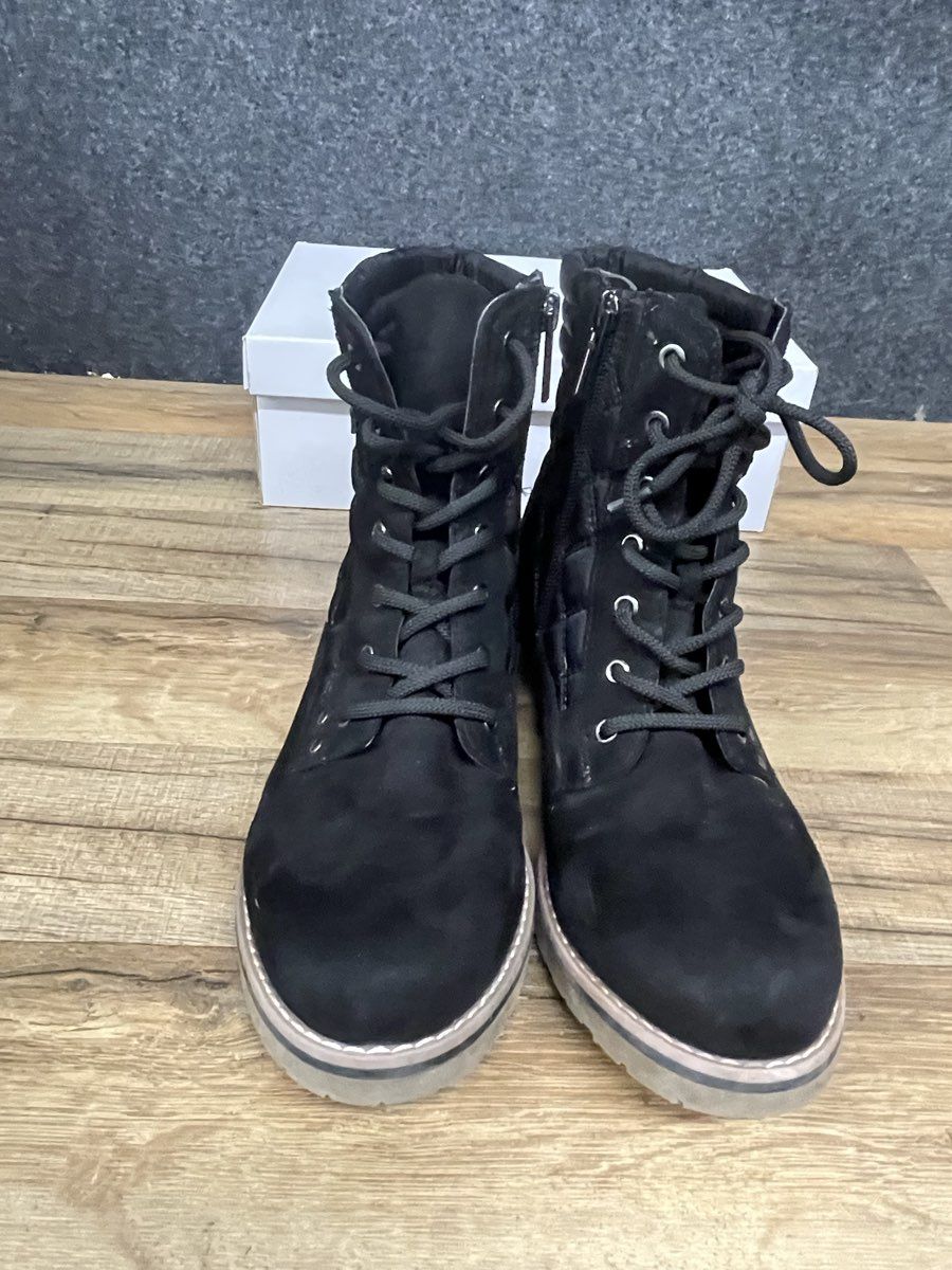 Tommy Hilfiger Black Quilted Side-Zip Combat Boots Women's Size 9.5