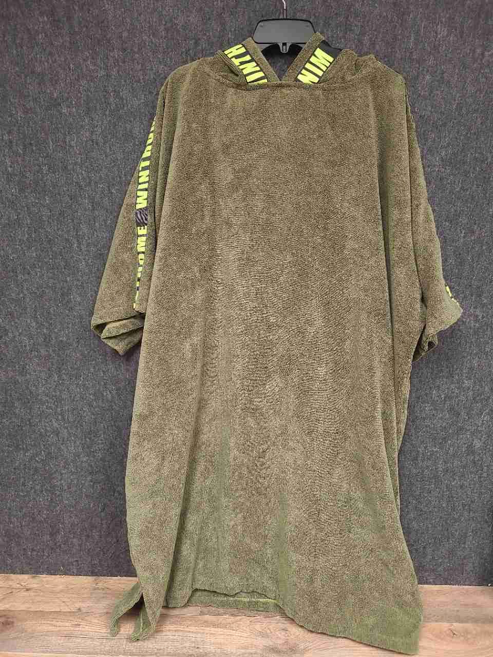 Winthome Unisex Olive Green Hooded Surf Poncho Changing Robe Microfiber Size M