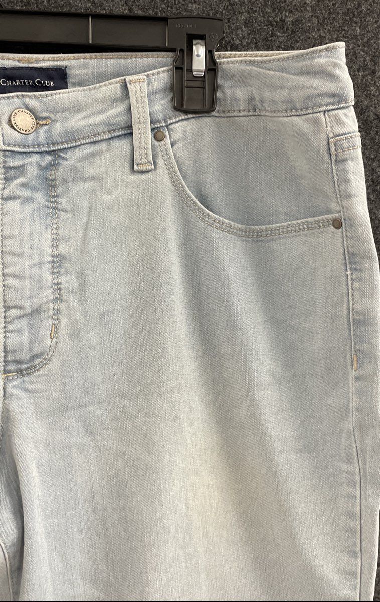 Charter Club Women's Lexington Straight Light Blue Wash Jeans Size 16