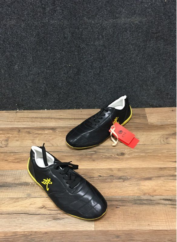 Liurui Tai Chi Martial Arts Kung Fu Training Shoes Black Yellow Size 42 NWT