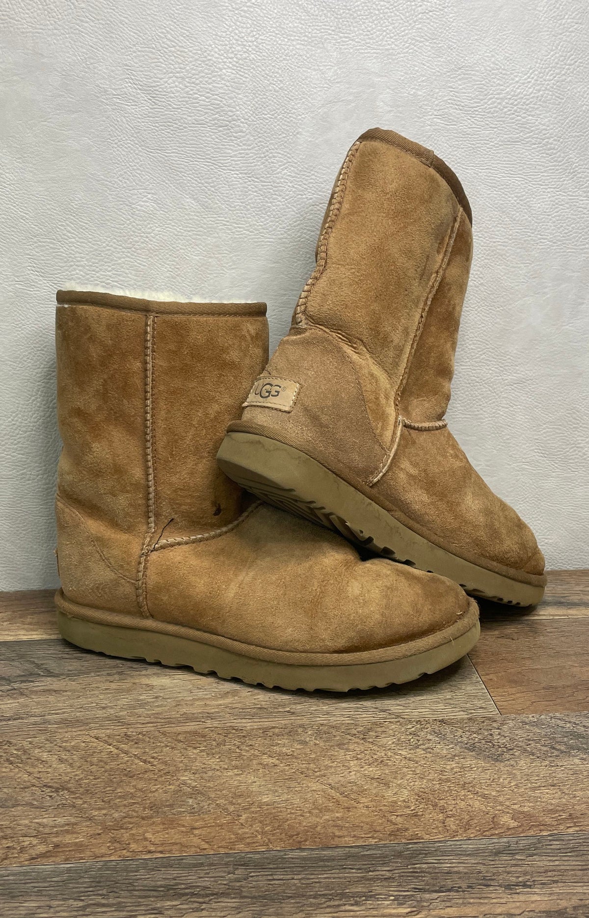UGG Classic Short II Chestnut Brown Sheepskin Boots Women's Size 7