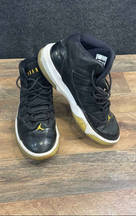 Jordan Max Aura Black University Gold White Basketball Shoes Men's Size 10
