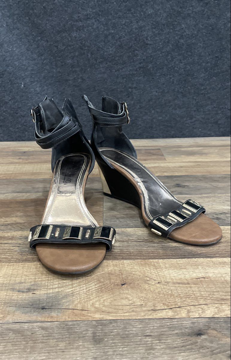 Hot Tomato Black Gold Embellished Ankle Strap Wedge Sandals Women's Size 10M