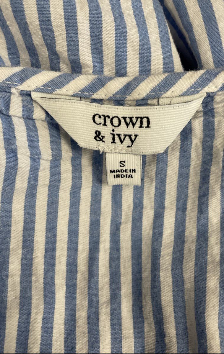 Women's Size S Blue Crown & Ivy Floral Print Long Sleeve Shirt