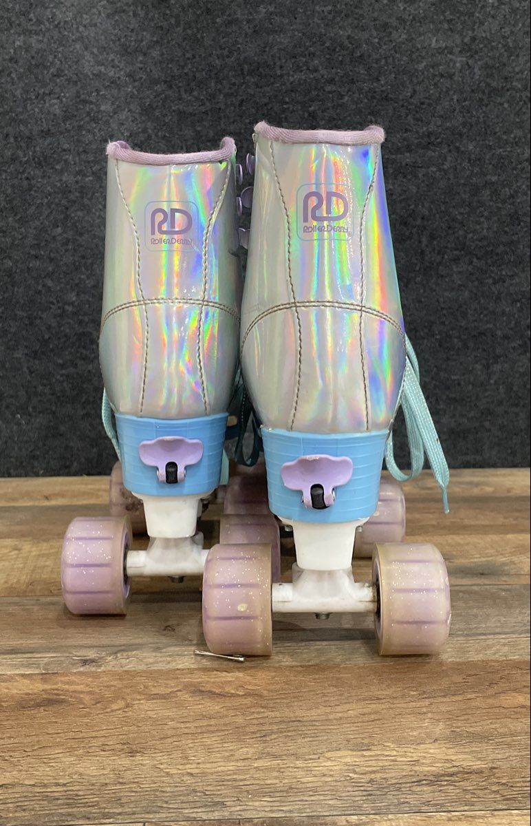 Roller Derby Pixie Youth Roller Skates Adjustable Size 3-6 Silver Holographic