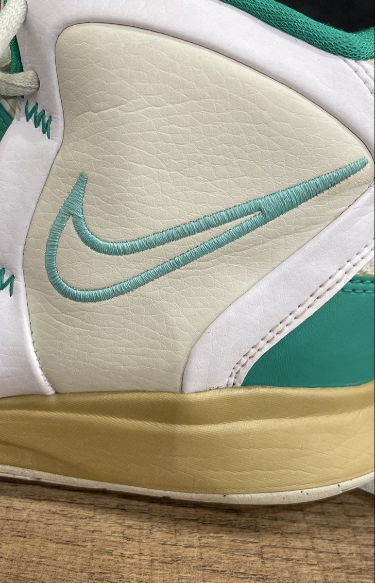 Nike Kyrie Infinity White Teal Gold Youth Basketball Shoes Size 6.5Y