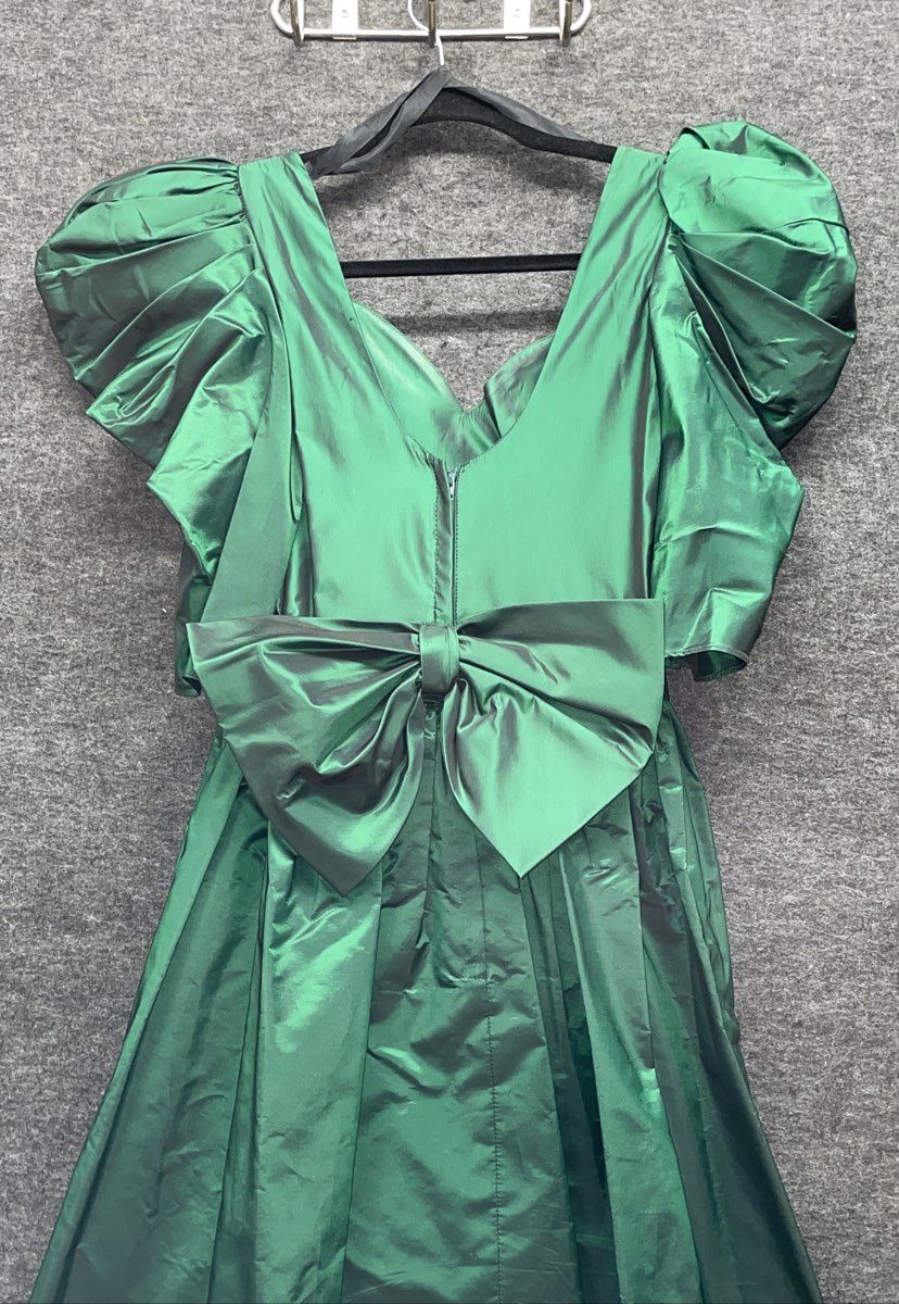 Vintage 80s Emerald Green Taffeta Puffy Sleeve Bow Back Formal Prom Gown Sz M