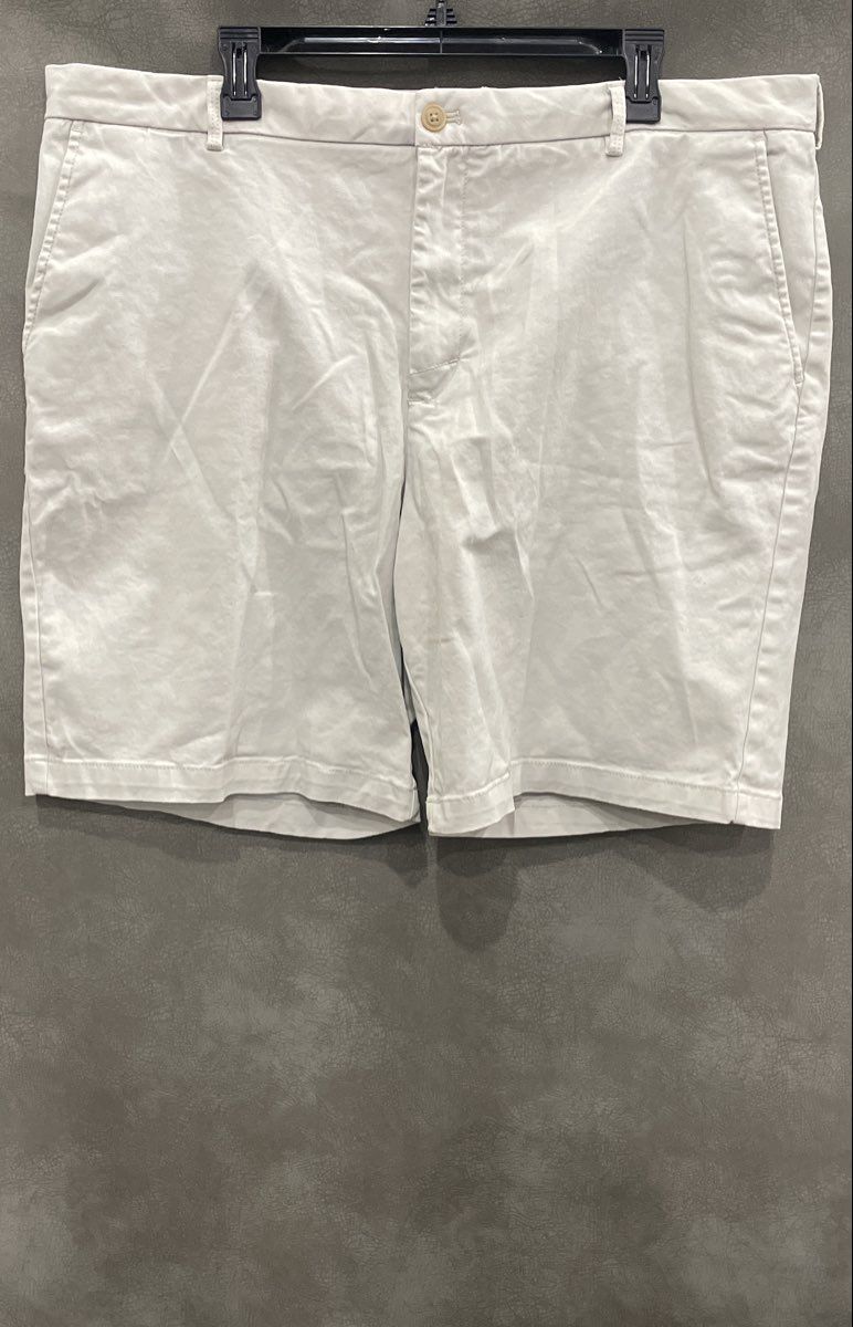 IZOD Men's Saltwater Stretch Chino Shorts White Cotton Blend Sz 40 x 9.5