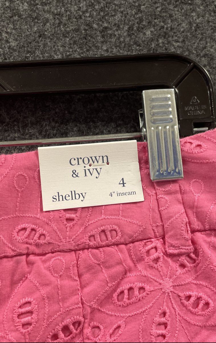 Crown & Ivy Women's Pink Shelby Eyelet Scalloped Hem Shorts NWT Size 4