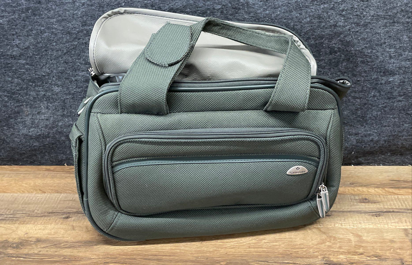 Samsonite Olive Green Ballistic Nylon Travel Shoulder Bag Carry-On Large