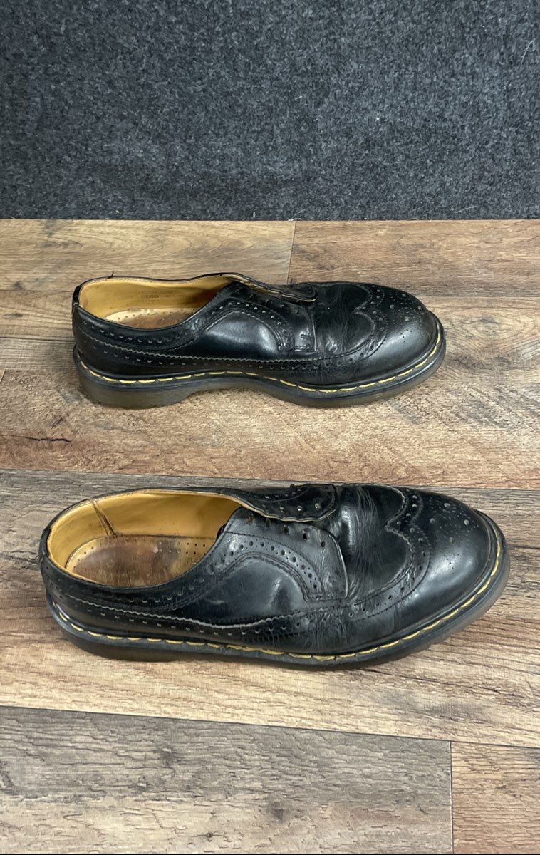 Vintage 90s Dr. Martens 3989 Made in England Black Leather Brogue Size 8