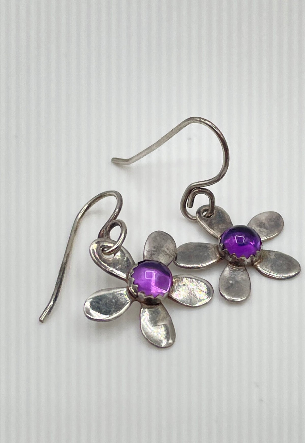 925 Sterling Silver Amethyst Flower Dangle Earrings 2.4g