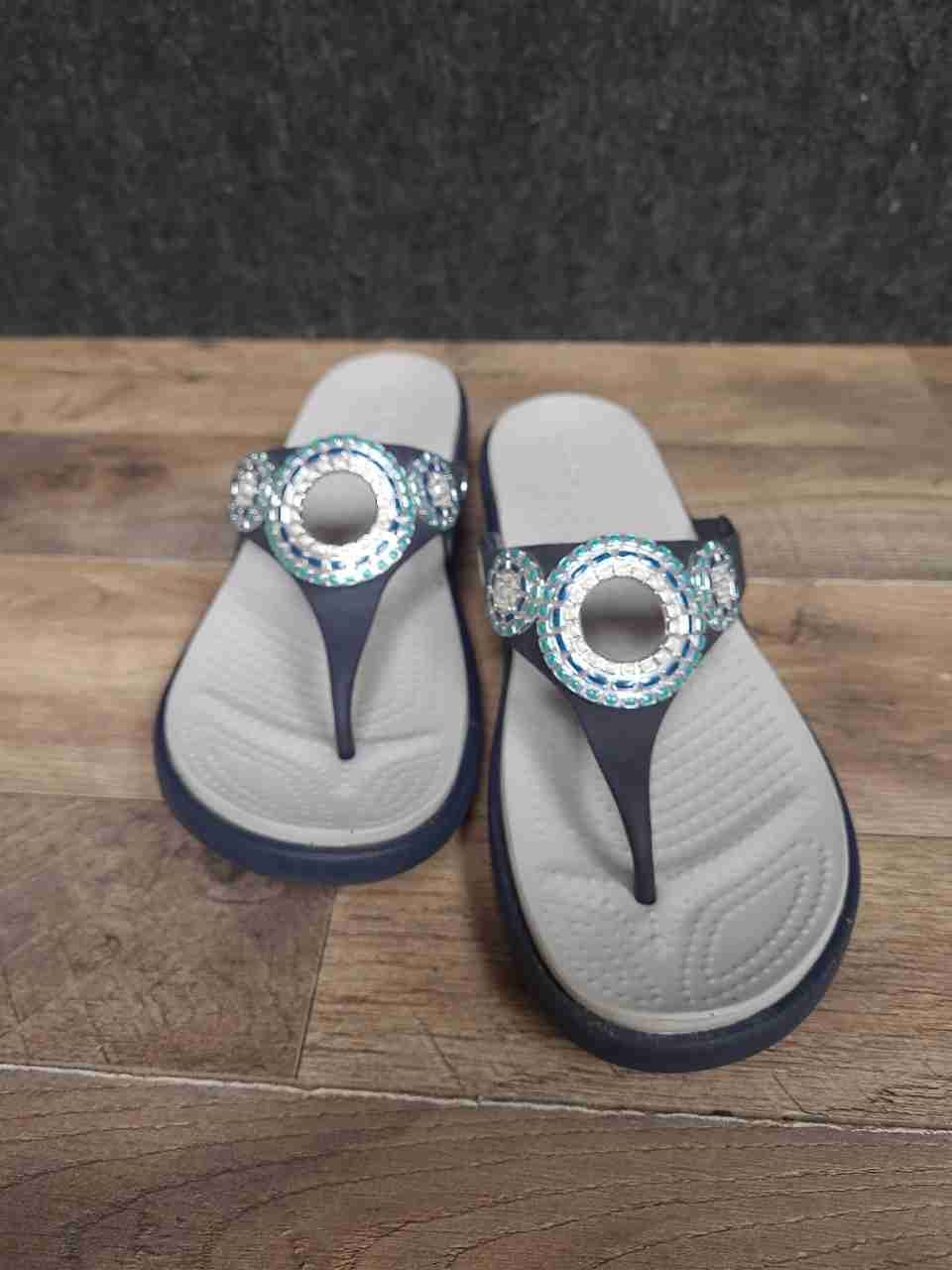 Crocs Sanrah Circle Wedge Navy Blue Grey Flip Flop Sandals Women's Size 8