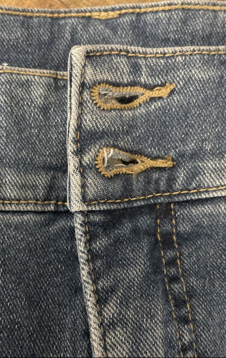 Style & Co. Women's Blue Distressed Double Button Cuffed Capri Jeans Sz 10 NWT