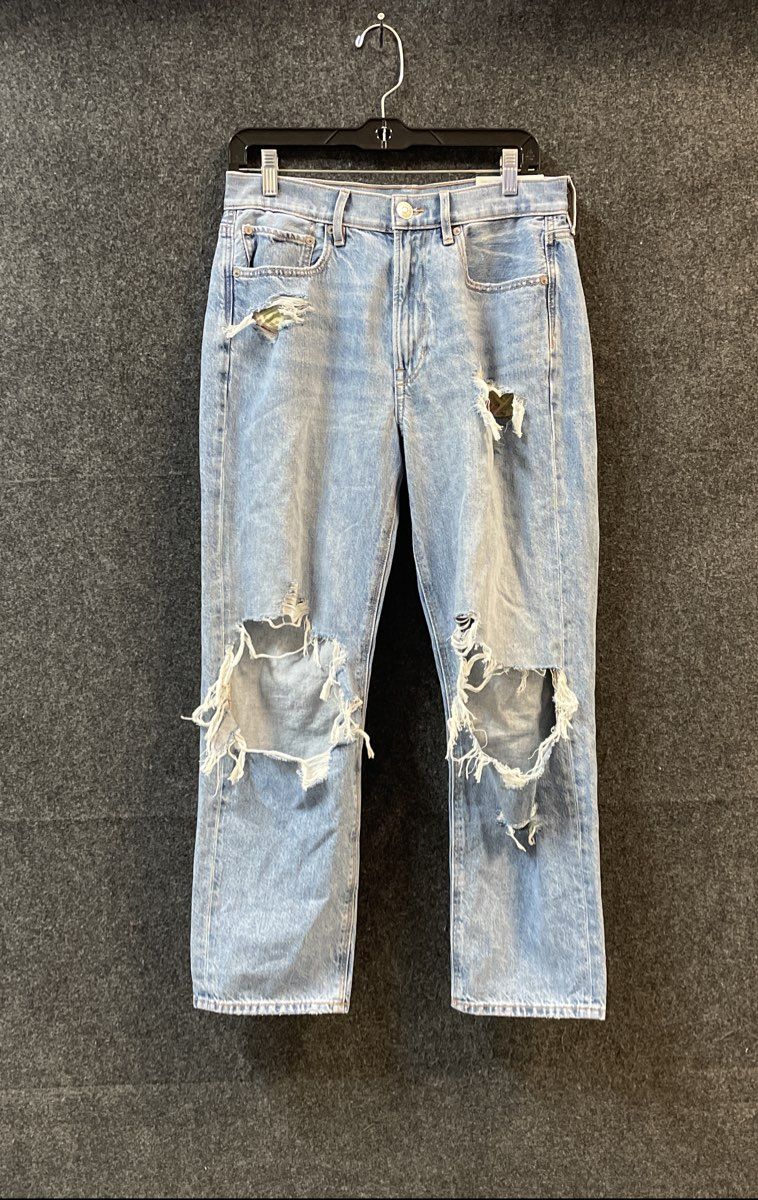 American Eagle Women's 90s Boyfriend Jeans Light Wash Distressed Sz 8 NWT
